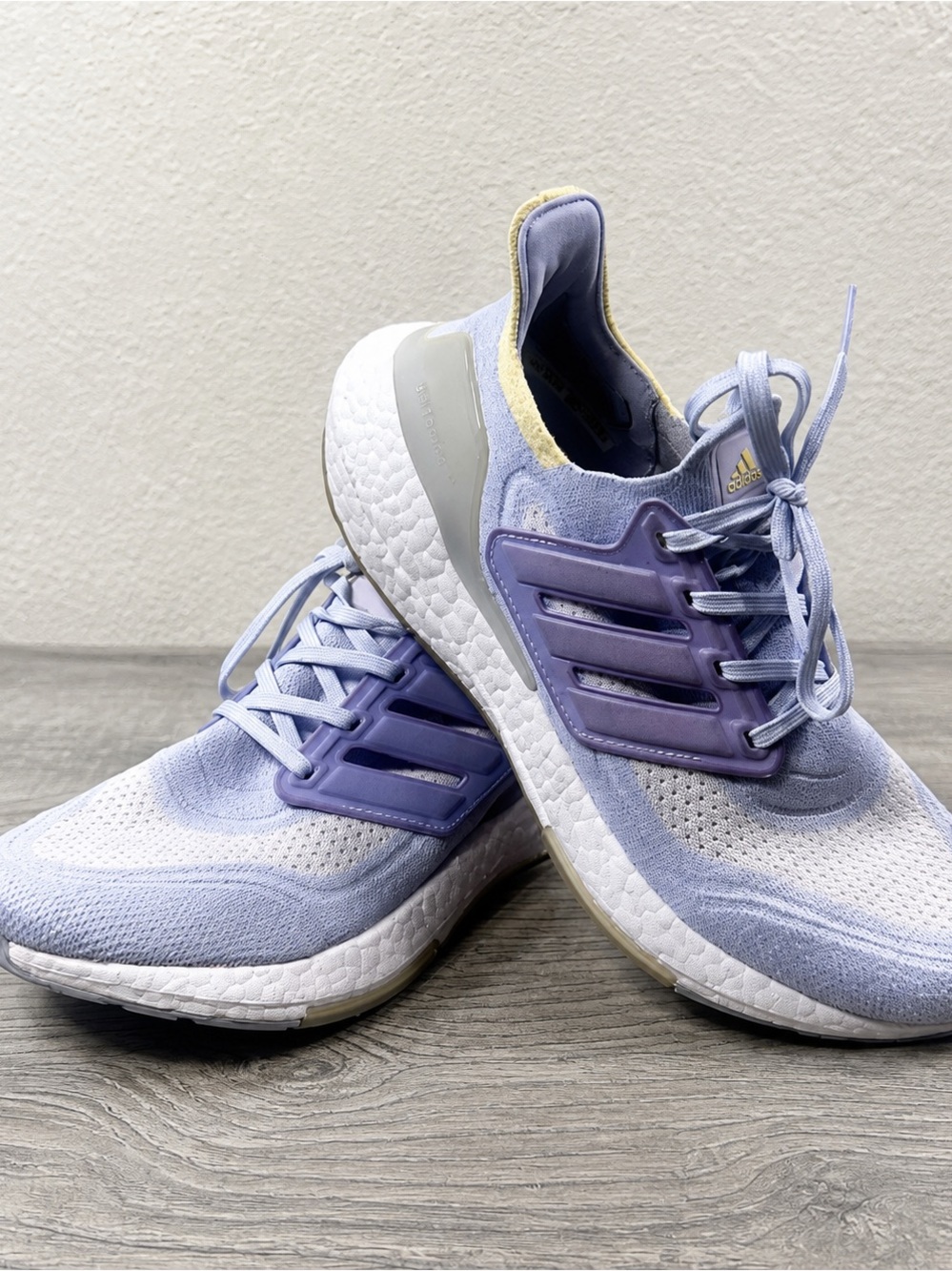 adidas Women's Lavender Running Shoes with Purple Accents Size 7
